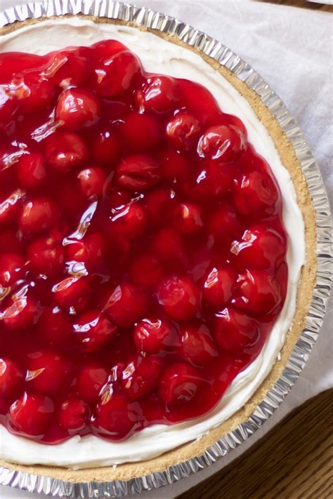 No Bake Cherry Cream Cheese Pie Gingham And Glue