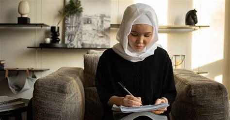 5 Hadits Tentang Menuntut Ilmu Niat Dan Keutamaannya Daily Muslim