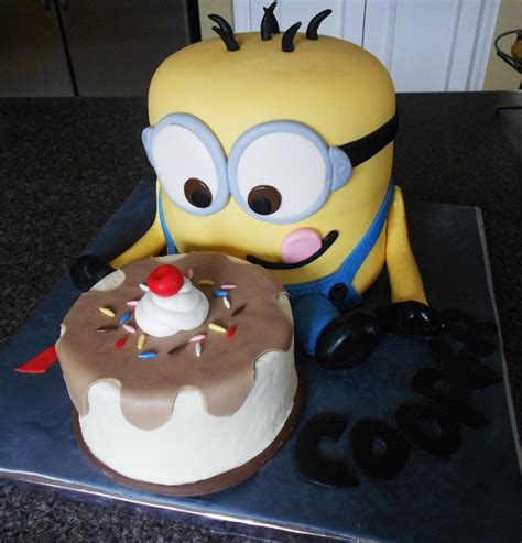 This original design is from pirikos cake design! Hungry Minion Cake Design | 13 Incredibly Cute And ...