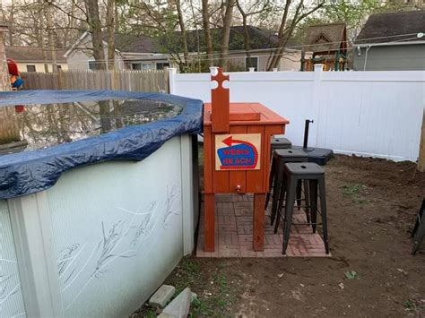 Everybody loves a swimming pool! Pin by Brian Weir on Building my above ground poolside bar ...