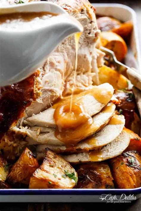 One Pan Juicy Herb Roasted Turkey Potatoes With Gravy Cafe Delites