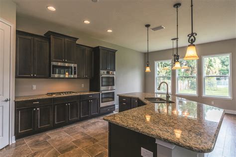 Homeeideas.com | Kitchen colors, Granite kitchen counters, Granite kitchen