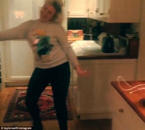 Taylor Swift Films Girls Star Lena Dunham Busting Out Dance Moves Daily Mail Online