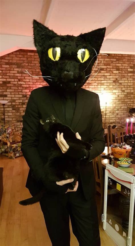 Man Makes Epic Cat Costume And His Cats Reaction Is Hilarious Gallery