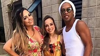 Ronaldinho se casa en agosto con dos mujeres a la vez