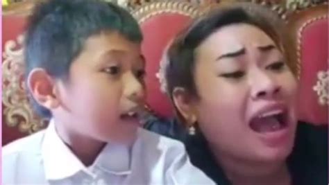 Kesal Saat Ajari Anak Hafalkan Pancasila Tante Lala Jadi Viral