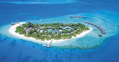 Azurově modré moře, písčité pláže doplněné korálovými útesy a palmovými háji. Hotel Adaaran Club Rannalhi (Zima 2020/2021) • Maledivy ...