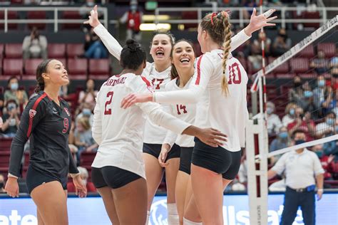 Womens Volleyball Takes Down Utah
