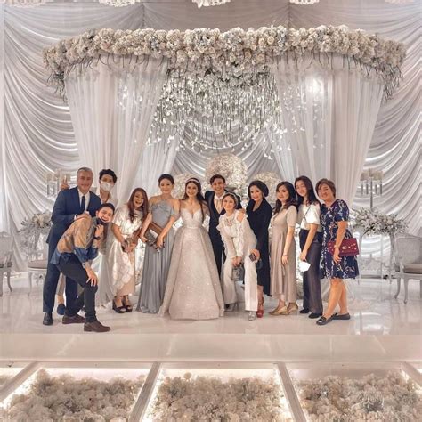 Dan ternyata, mieke amalia menang beneran lho setelah menerima penghargaan, felicya angelista kembali ke tempat duduknya dan mengatakan natasha wilona nangis dibilang munafik sama felicya angelista! 9 Potret Artis Hadiri Pernikahan Felicya Angelista dan Hito