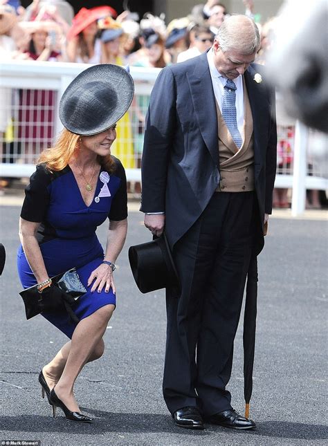 Sarah Ferguson Performs A Deep Curtsey To The Queen At Royal Ascot