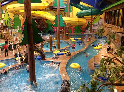 Splash Universe Is The Most Epic Indoor Waterpark In Michigan 村