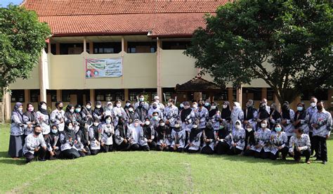 SMK NEGERI 1 DEPOK Jl Padjajaran Maguwoharjo Depok Sleman Daerah