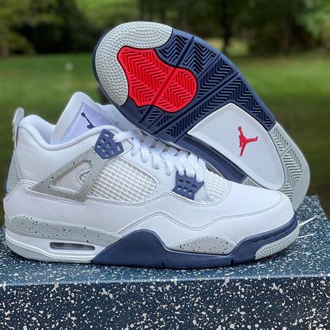 The Air Jordan 4 ‘midnight Navy Closes Out Octobers Releases