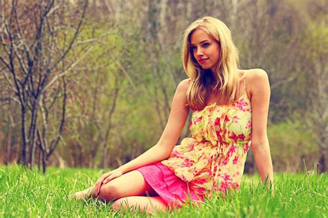 1800x1123 Women Outdoors Blonde Women Model Dress Wallpaper Coolwallpapers Me