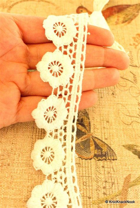Pin On Bordados And Rendas Embroidery And Lace 2