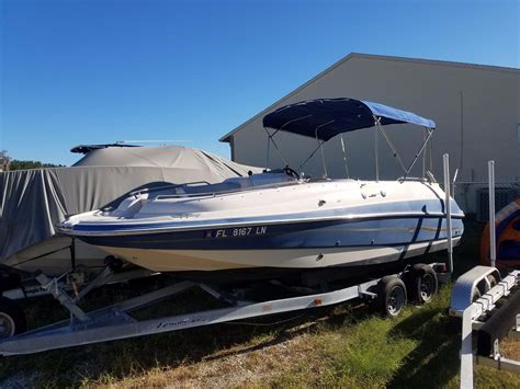 2001 Larson Escape 213 Power Boat For Sale