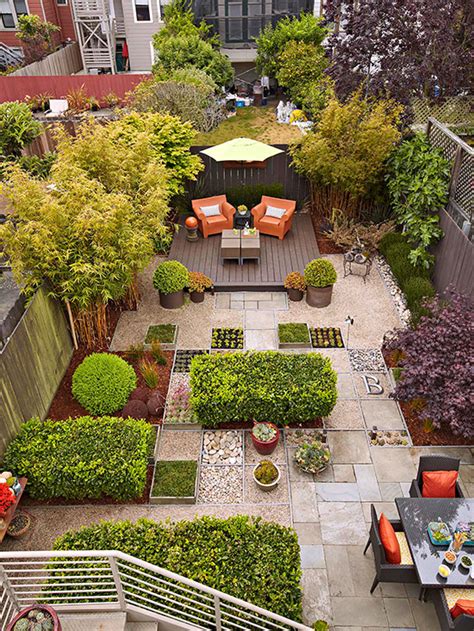 While the backyard is for you, the front yard is often made beautiful for neighbors and the public generally. Ideas sin césped para tu jardín