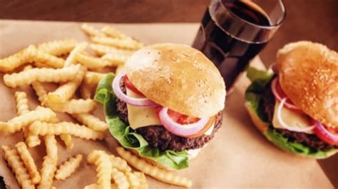 Chips Burgers And Cold Drinks To Be Banned In Delhi