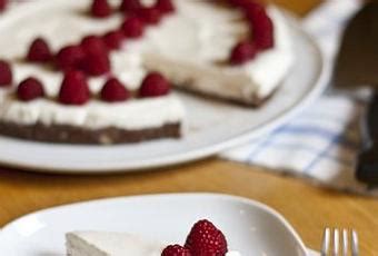 Wonderful easy versions of traditional cakes such as the famous black forest cake. Nutella Zwieback Kuchen mit Joghurt Sahne Creme und ...