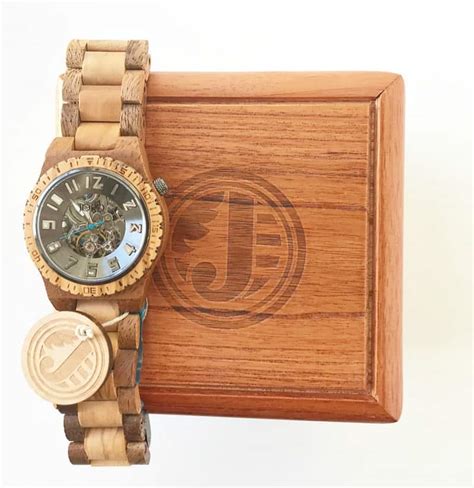 We carry a variety of unique gifts. Best Wooden Anniversary Gifts - Lynsey Kmetz MoscatoMom.com
