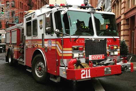 Brand New Fdny Kme Engine 211 On Scene Of Deadly Major 10 60 4th Alarm