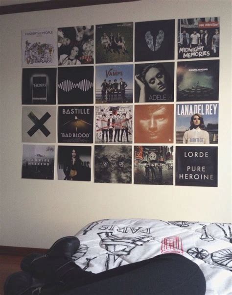 Zoek op internet de album covers op van je favoriete artiesten. Music album cover wall art (With images) | Grunge room ...