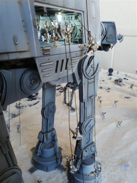 Hoth was the sixth planet of the remote hoth system. Battle of Hoth Diorama by L&M Studio #dioramaideas in 2020 ...