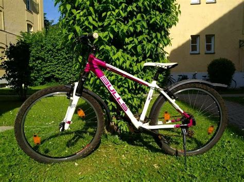 Seit 1995 rollen bulls bikes auf den straßen europas und sind seither nicht wegzudenken. BULLS Fahrrad in weiß/pink in Bayern - Augsburg (mit ...