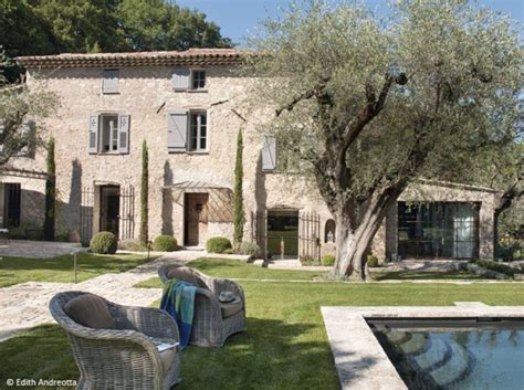 Leonardo dicaprio passe pour un petit joueur avec sa maison à 4 millions de dollars face à jon bon jovi et sa modeste demeure estimée à 42 millions de dollars. Découvrez les 50 plus belles maisons de vacances en France ...