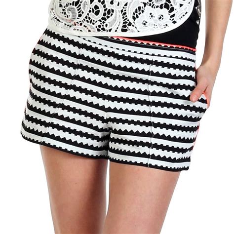 black and white tribal print shorts yes please do these in crochet fashion summer fashion