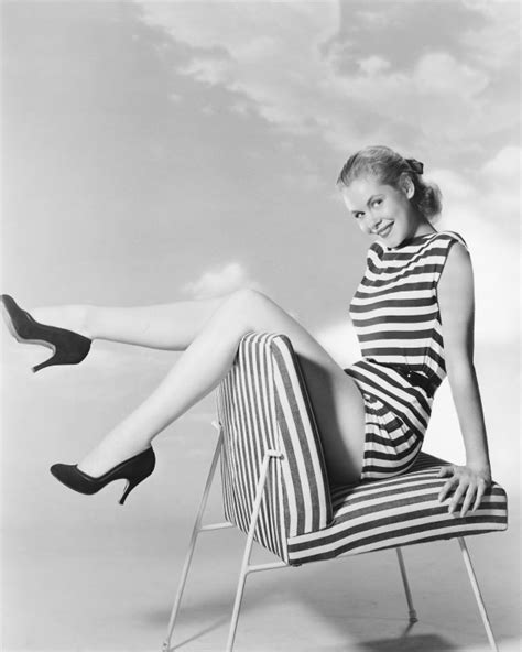 Elizabeth Montgomery S Bewitching Style A Look Back Huffpost Life