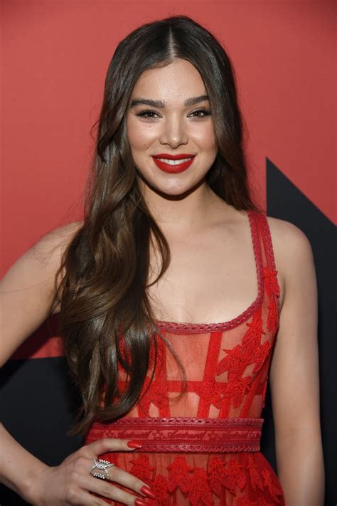 Hailee Steinfelds Long Cascading Waves Celebrity Hairstyle Ideas For