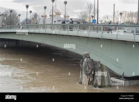 Inondations A Paris Hi Res Stock Photography And Images Alamy