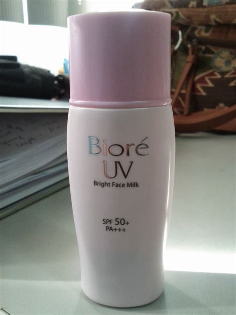 This is definitely a product i would recommend for. Pas-sosyal: Review: Bioré UV Bright Face Milk