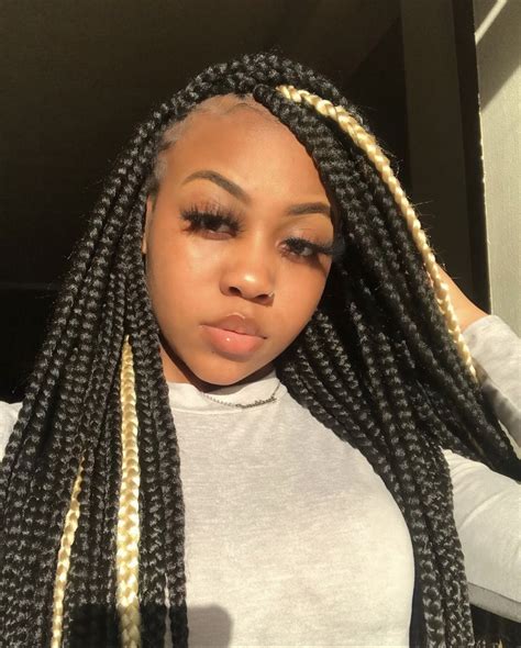 Use large braids for a quick design and don't worry about it again for months. 𝐏𝐈𝐍𝐓𝐄𝐑𝐄𝐒𝐓: 𝐓𝐫𝐨𝐩𝐢𝐜_𝐌 🌺 in 2020 | Weave hairstyles braided ...