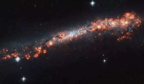 Nasas Hubble Telescope Jaw Dropping Photo Unveils Spiral
