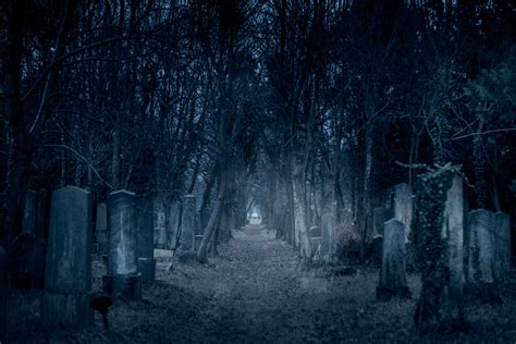 7 Spooky Halloween Road Trips To Creep You Out Insurance News The Zebra