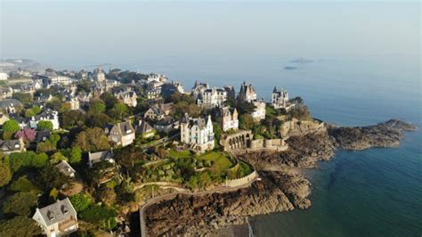 Explore The Attractions Of Brittany On A Trip To France Goway Travel