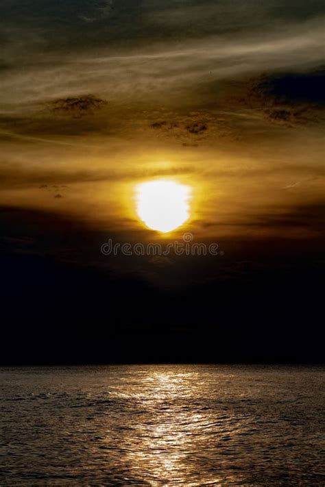 Orange Sunset Lake Erie Stock Image Image Of Erie 140939355
