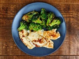 Brócoli salteado con pechuga de pollo a la plancha - Mi Cocina Real