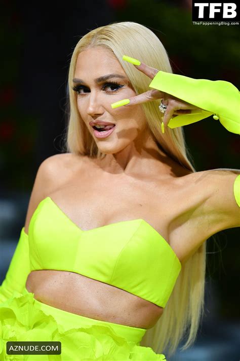 Gwen Stefani Sexy Seen Showcasing Her Stunning Figure At The Met Gala
