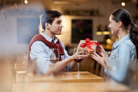 Best best gifts for girlfriend in 2021 curated by gift experts. 7 Romantic and Low-Price Gift Ideas for your Girlfriend ...