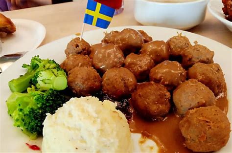 Ikea, peruncit perabot terbesar di dunia telah membuka cawangan pertamanya di luar kawasan lembah klang iaitu ikea tebrau di sini hari ini. Filipina Akan Menerima Gedung IKEA Yang Pertama Yang ...