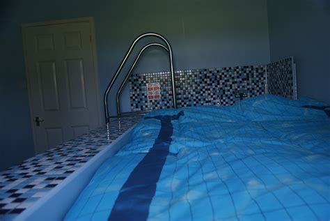 Swimming Pool Bed With Pool Steps Snurk Beddengoed Duvet Set Pool