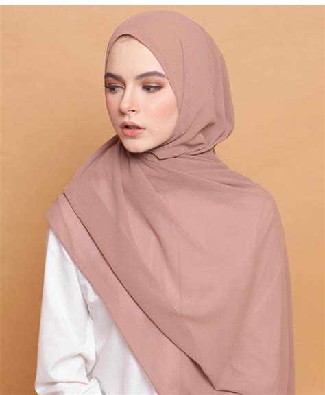 Hijab Fashion Inspiration Style Inspiration Fashion Photography Poses Dark Academia Aesthetic