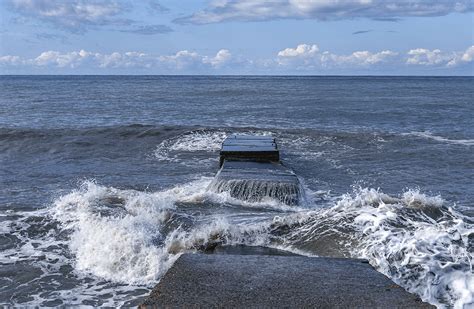 Floating Breakwaters Docks And Marina Systems Marine Construction