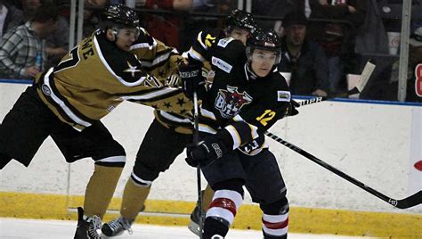 Amarillo Bulls Score Late To Defeat Texas Tornado 3 2 For Second