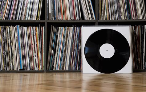 Vinyl Set To Outsell Cds For First Time Since 1986