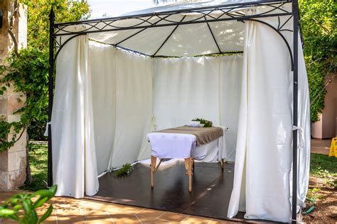 Outdoor Massage Cabin Healing Room Ideas Healing Space Massage Room Massage Therapy Reiki