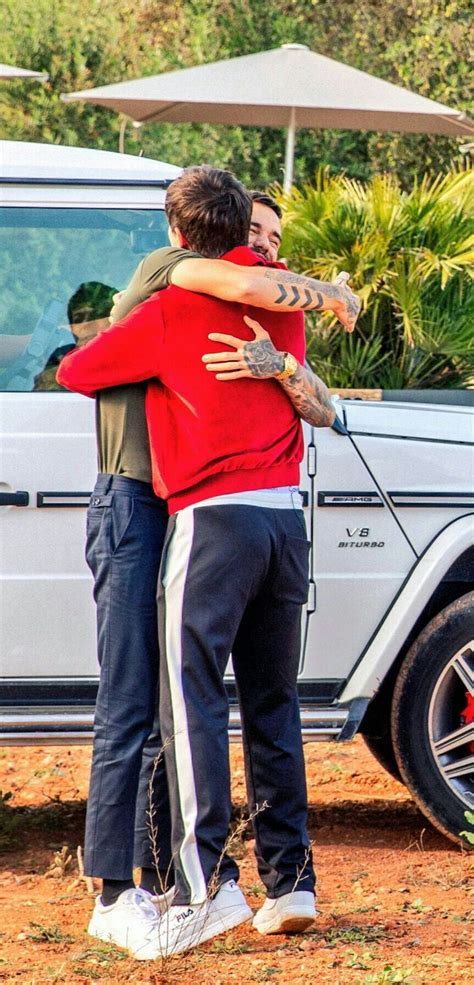 Lou Standing On His Tip Toes To Hug Liam Is The Cutest Fucking Thing